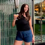 Sami Lyon🥂 banner